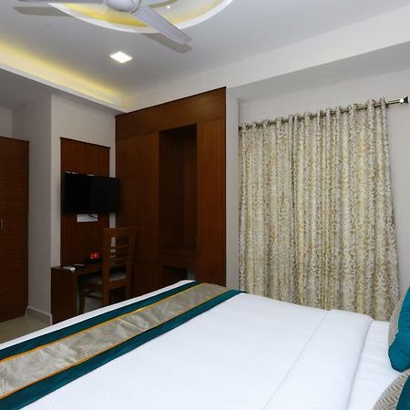 Hotel Oyo Flagship 486 Nungambakkam-Greams Road-Apollo Hospital à Chennai Extérieur photo