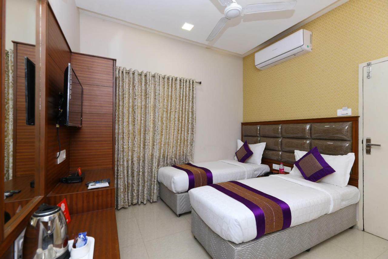 Hotel Oyo Flagship 486 Nungambakkam-Greams Road-Apollo Hospital à Chennai Extérieur photo